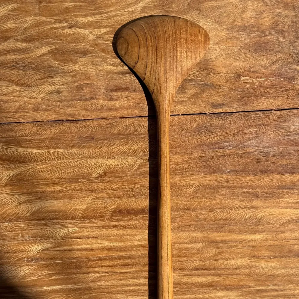 Couverts de service - Couvert à salade ou grande cuiller en teck forme aplatie ovale L28 D8, - OFFICE OBJETS