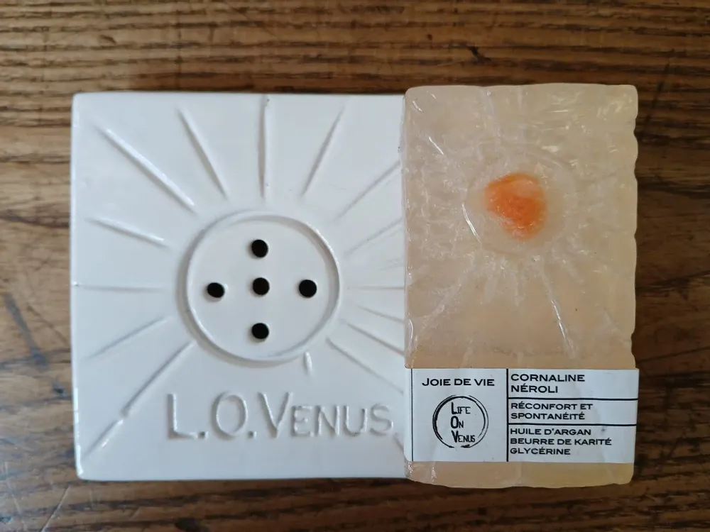 Scent diffusers - Soap Dish with PURE SPIRIT Soap - LIFE ON VENUS