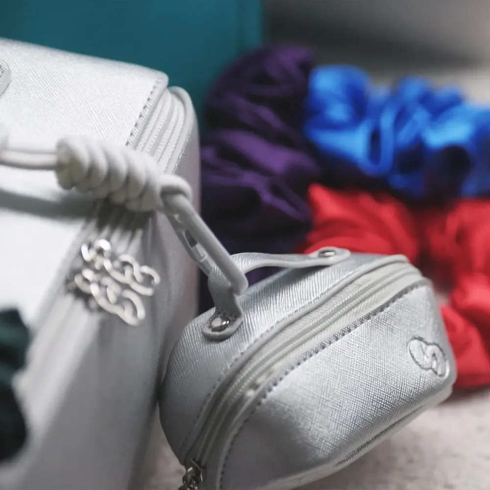 Objets design - mini porte-clés trousse de maquillage - 6FIFTYTWO®