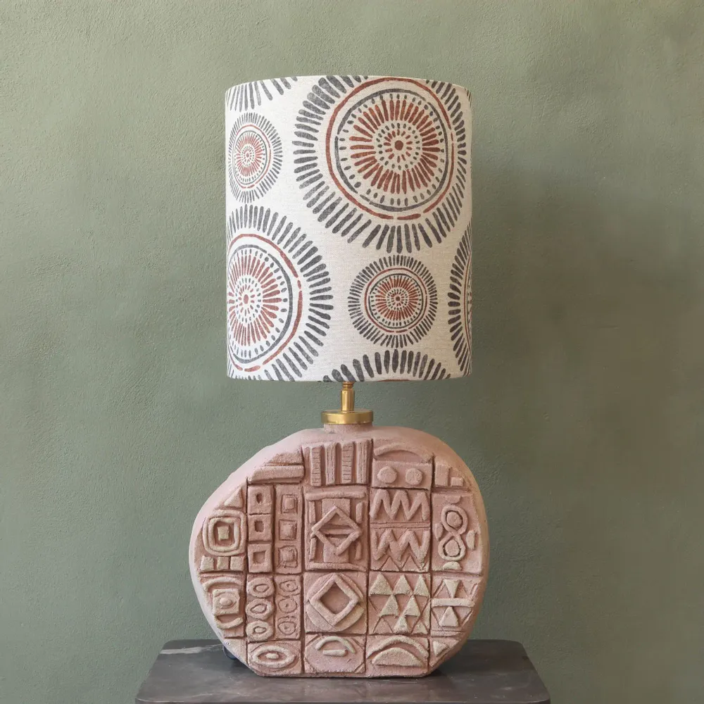 Lampes de table - Lampe de table en céramique faite main Tribe par Studio Wild Or - STUDIO WILD ORANGE