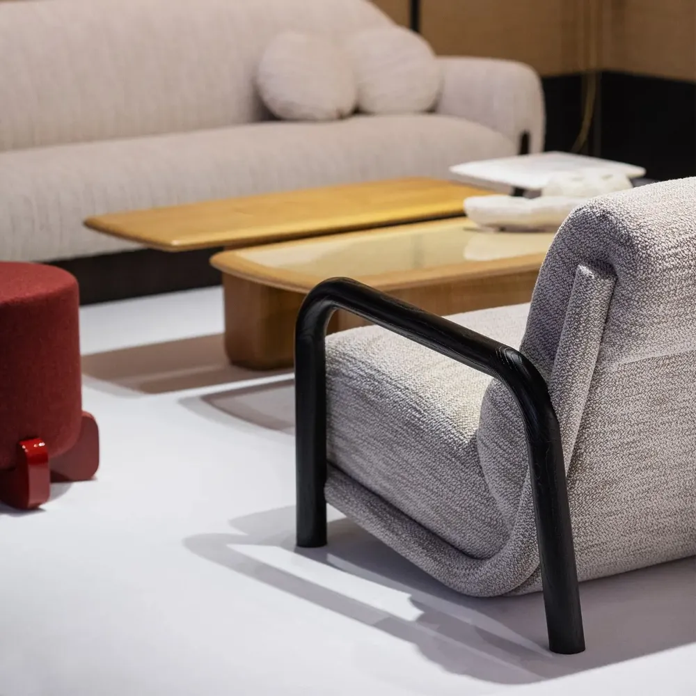 Lounge chairs for hospitalities & contracts - Ginga XL lounge Armchair in Solid Black Oak Structure, COM Option - DUISTT