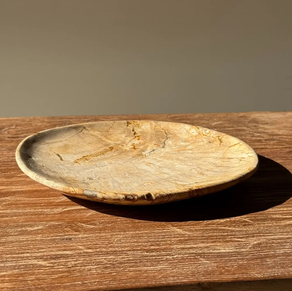 Assiettes de réception - Petit vide poche ou plat en bois pétrifié circulaire beige D22,5-20 - OFFICE OBJETS