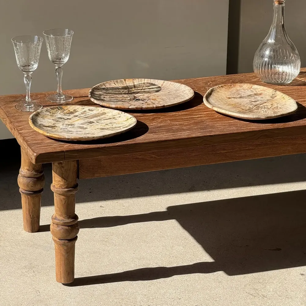 Assiettes de réception - Petit vide poche ou plat en bois pétrifié beige cernes petit cœur noir - OFFICE OBJETS