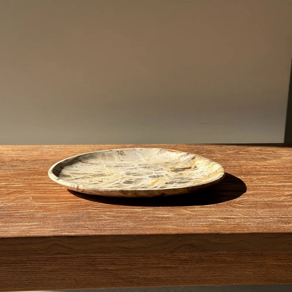 Assiettes de réception - Petit vide poche ou plat en bois pétrifié blanc quadrillé brun - OFFICE OBJETS