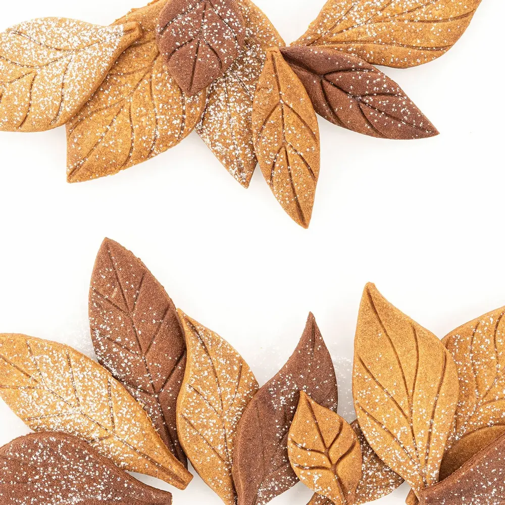Kitchen utensils - VOILA' COOKIE - LEAVES - COOKIE SHAPER 240X150 H 20 MM - SILIKOMART S.R.L.