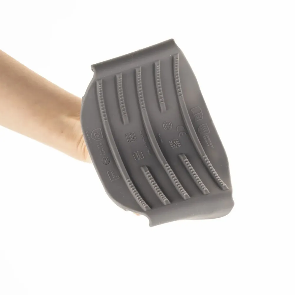 Kitchen utensils - GRIPPY - SILICONE MITT 140X120 H 60 MM - SILIKOMART S.R.L.