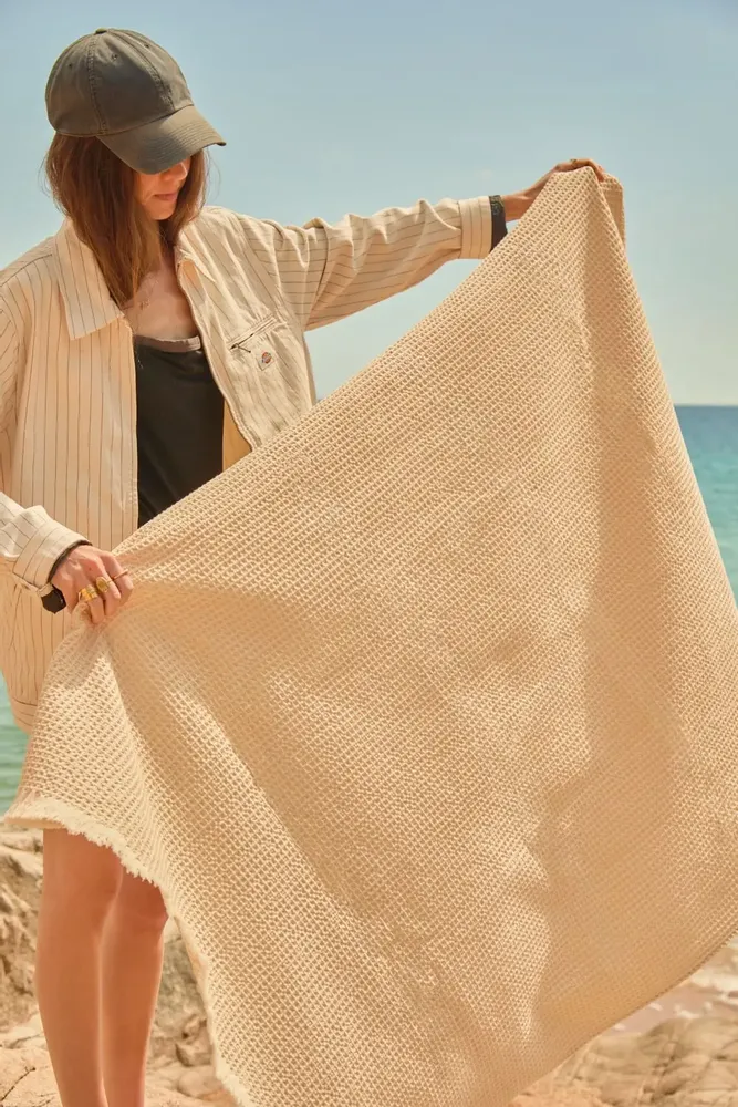 Prêt-à-porter - ENVELOPPEMENT DE PLAGE ET SERVIETTES. - CALMA HOUSE