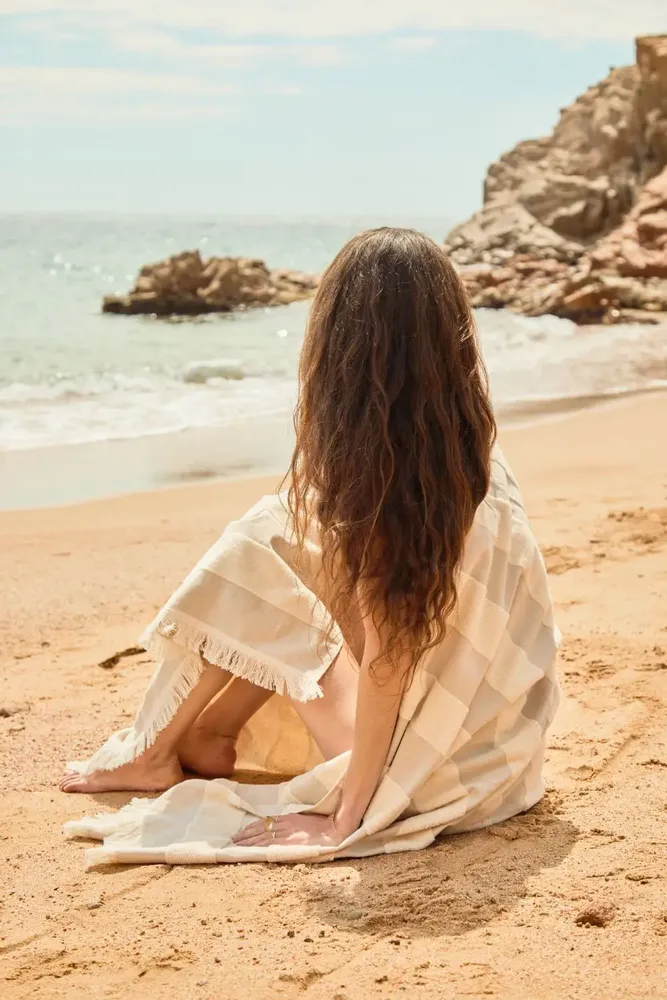 Prêt-à-porter - ENVELOPPEMENT DE PLAGE ET SERVIETTES. - CALMA HOUSE