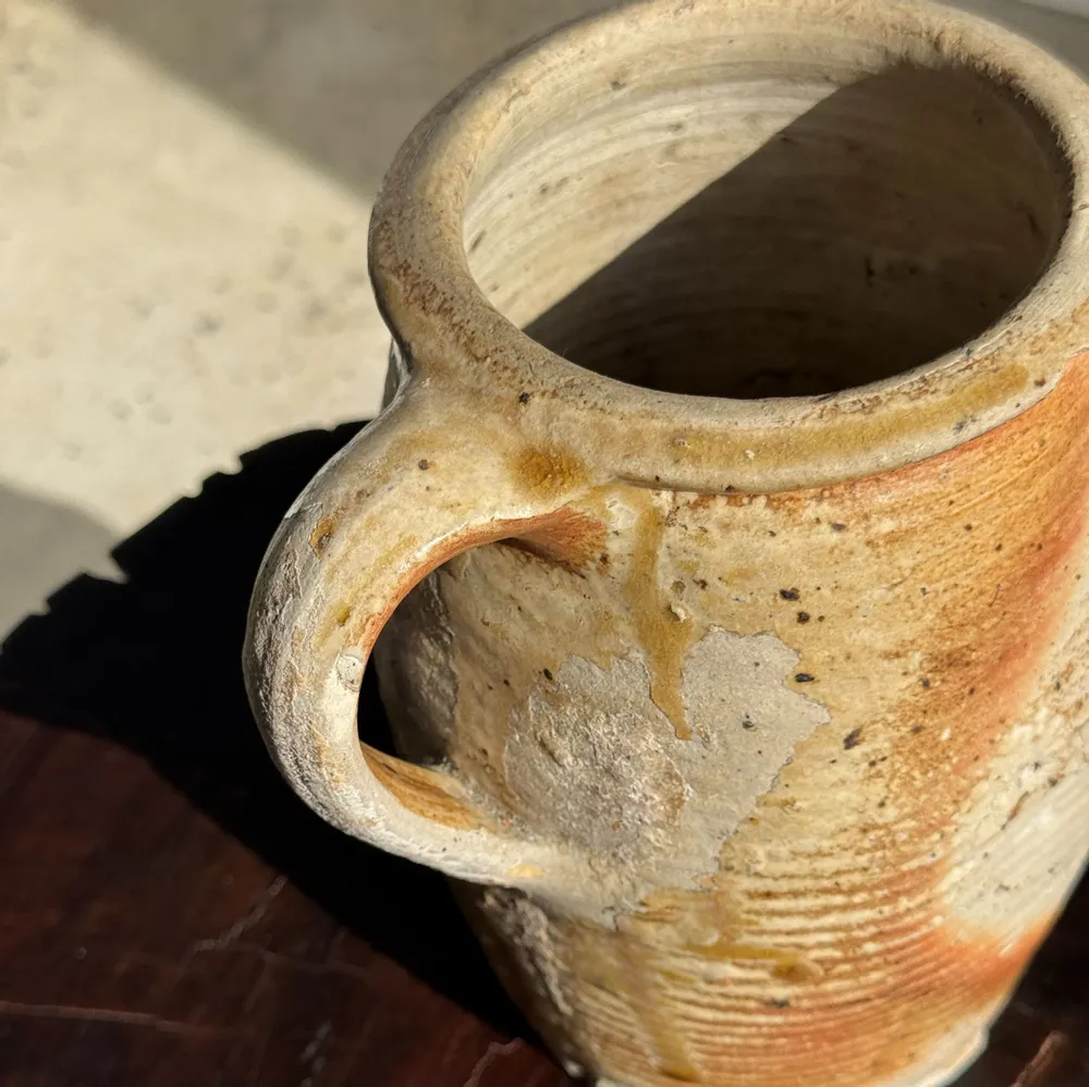 Carafes - Grand pot ovale en grès brut à anse beige H20 D11 - OFFICE OBJETS
