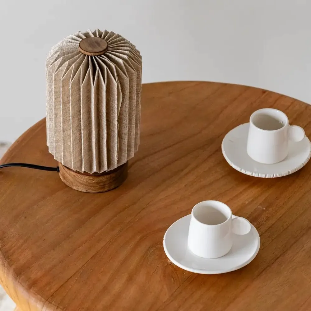 Lampes à poser - ERIS - Petite lampe à poser en lin et bois de manguier - HYDILE