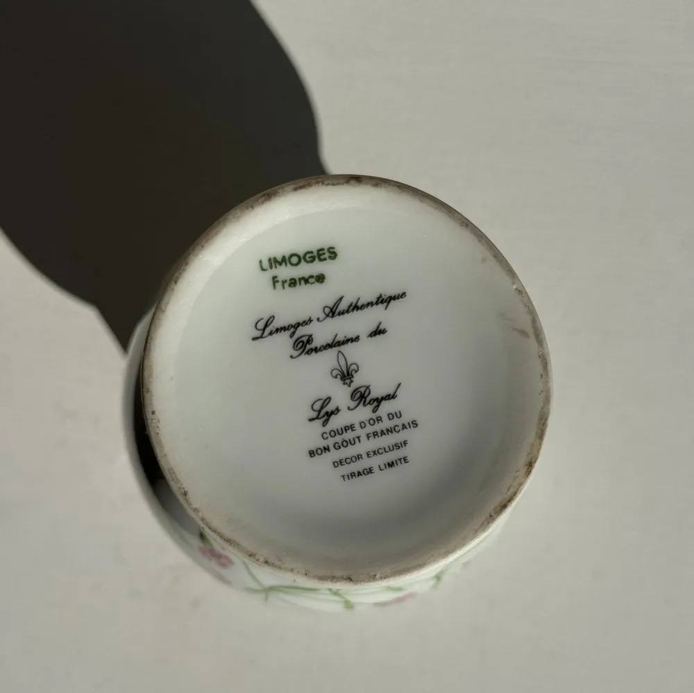 Vases - Petite amphore en porcelaine du Lys Royal de Limoges tirage limité - OFFICE OBJETS