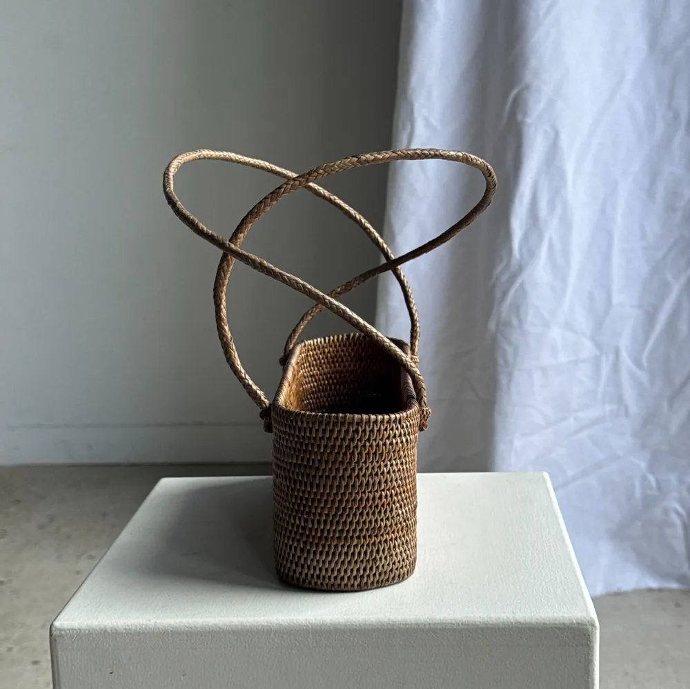 Objets de décoration - Petit panier ovale à longues anses traditionnel indonésien L28xH10 - OFFICE OBJETS