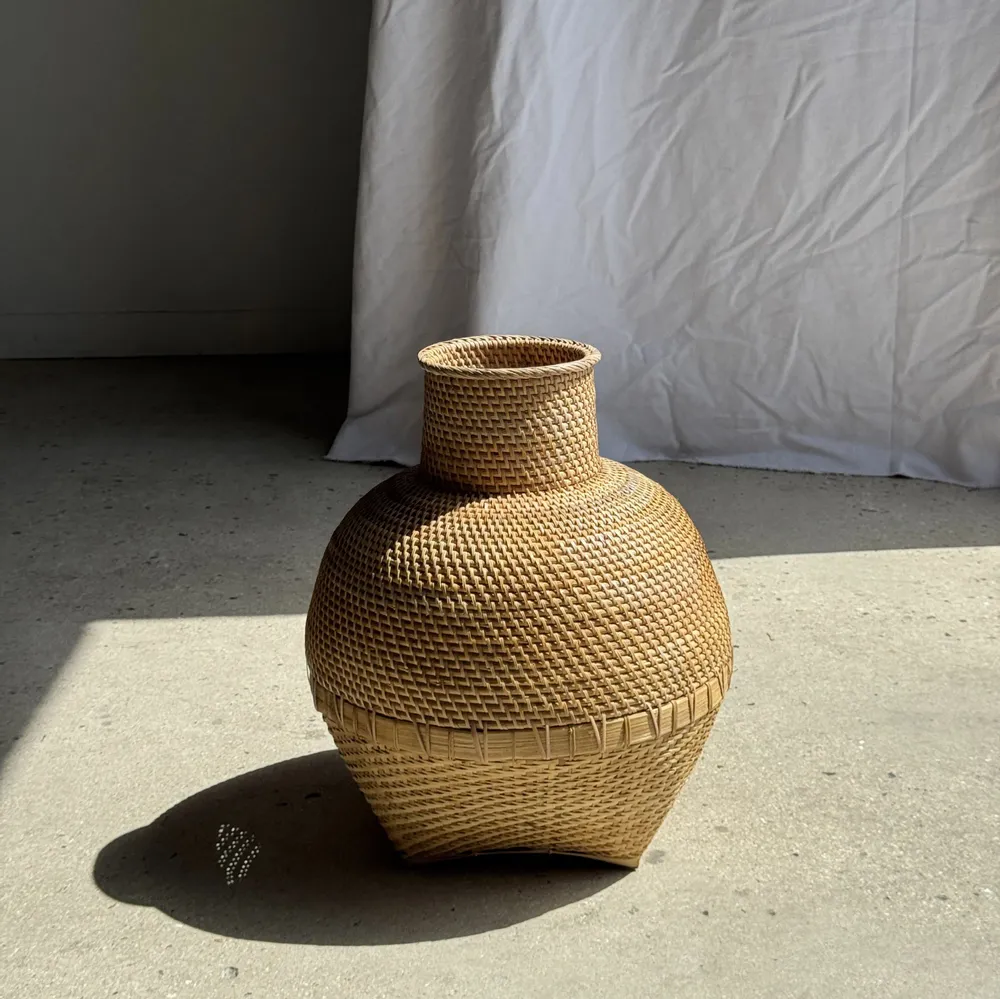 Vases - Panier jarre en vannerie traditionnelle indonésienne H48 D40 - OFFICE OBJETS
