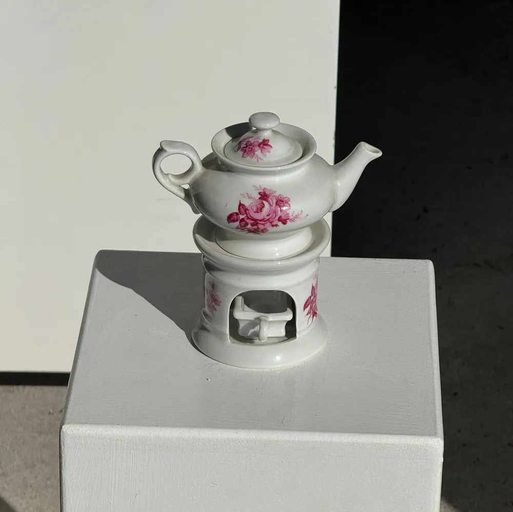 Tea and coffee accessories - Complete porcelain tea pot and stove with pink floral decoration H18 - OFFICE OBJETS