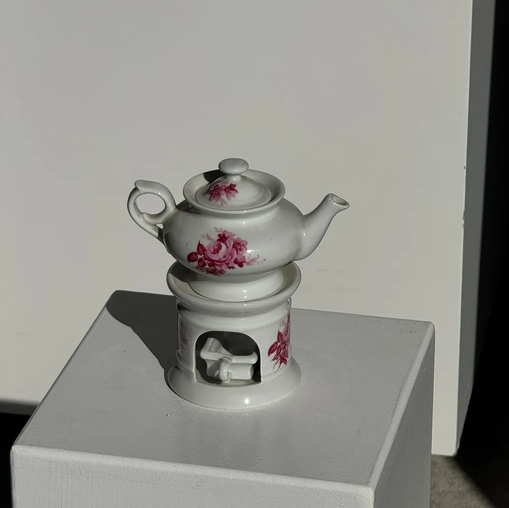 Tea and coffee accessories - Complete porcelain tea pot and stove with pink floral decoration H18 - OFFICE OBJETS