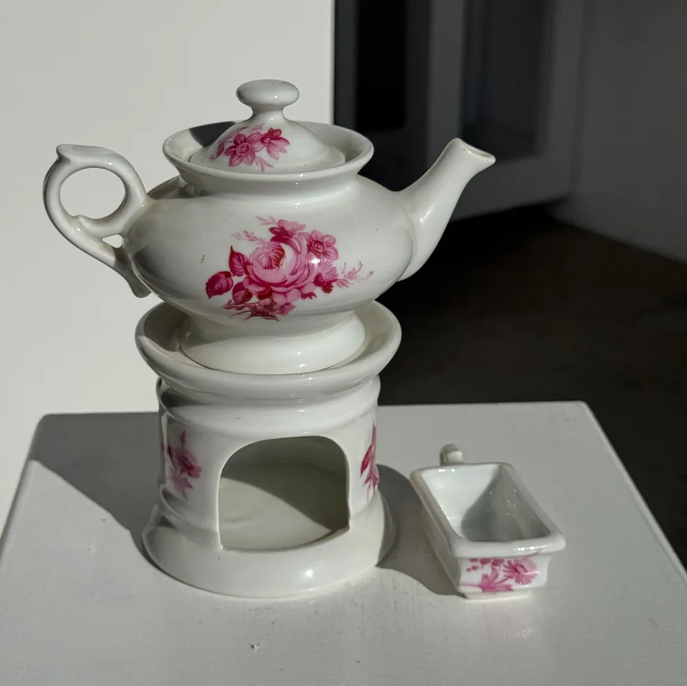 Tea and coffee accessories - Complete porcelain tea pot and stove with pink floral decoration H18 - OFFICE OBJETS