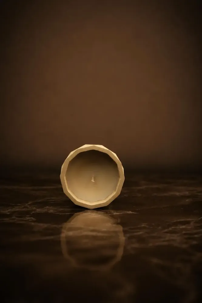 Bougies - BOUGIE PARFUMÉE AU JASMIN ET À L'ABRICOT - FLAMME D'ÉLIXIR