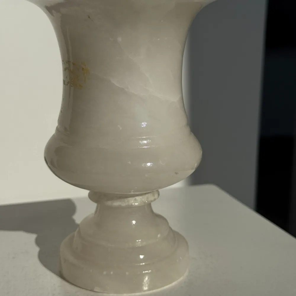 Vases - Petit vase Médicis en albâtre H15,5 D11 - OFFICE OBJETS