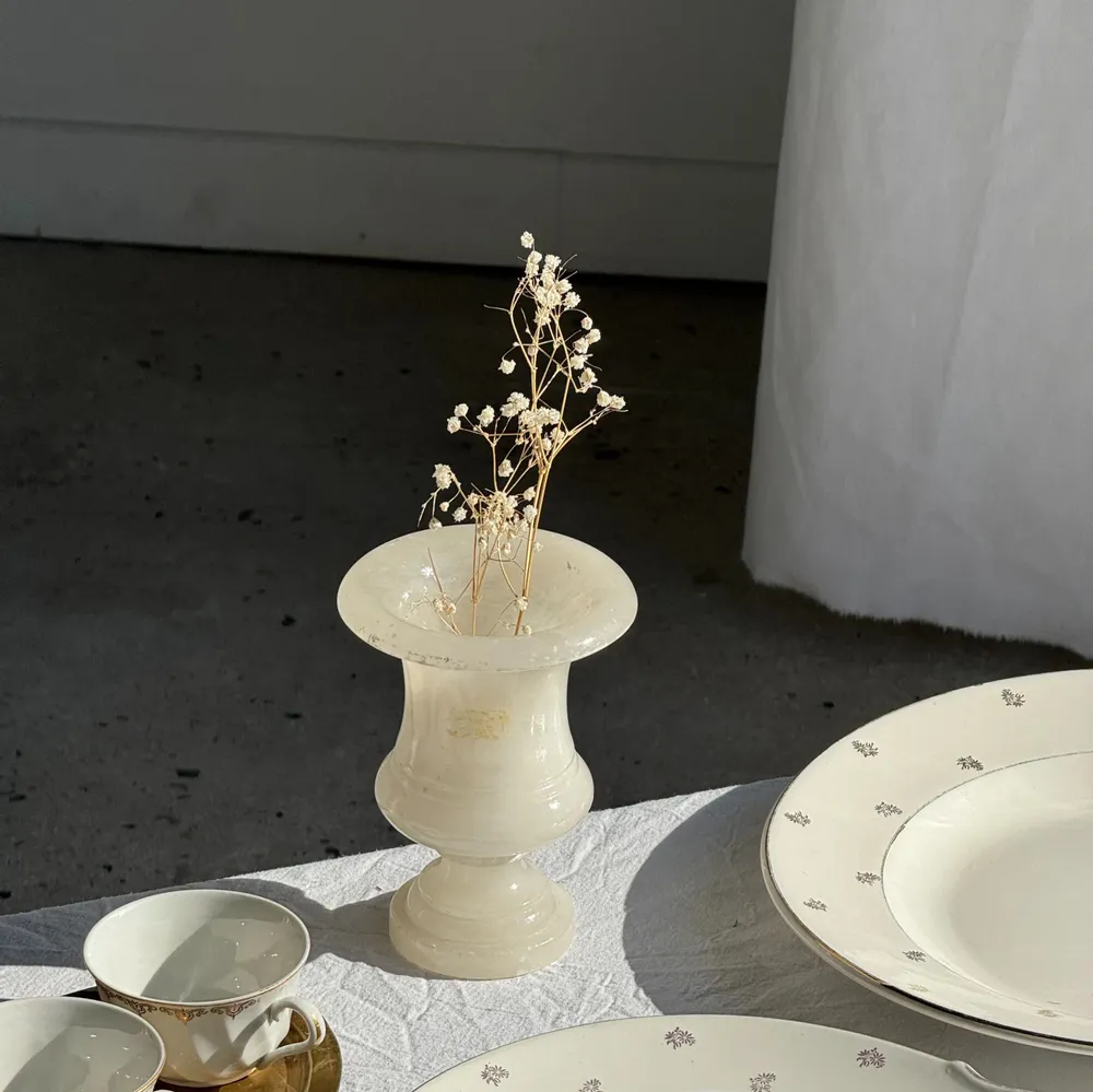 Vases - Petit vase Médicis en albâtre H15,5 D11 - OFFICE OBJETS