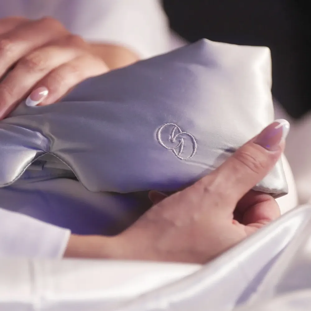 Vêtements de nuit - masque de sommeil luxueux surdimensionné en pure soie - 6FIFTYTWO®