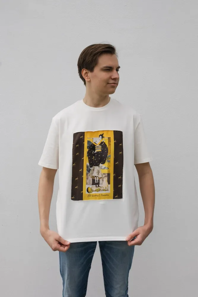 Apparel - Art Window T-Shirt “Scattered Pears” - MARALETTO