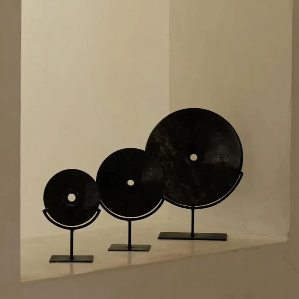 Decorative objects - Hari discs black - M - DESIGN TRIP