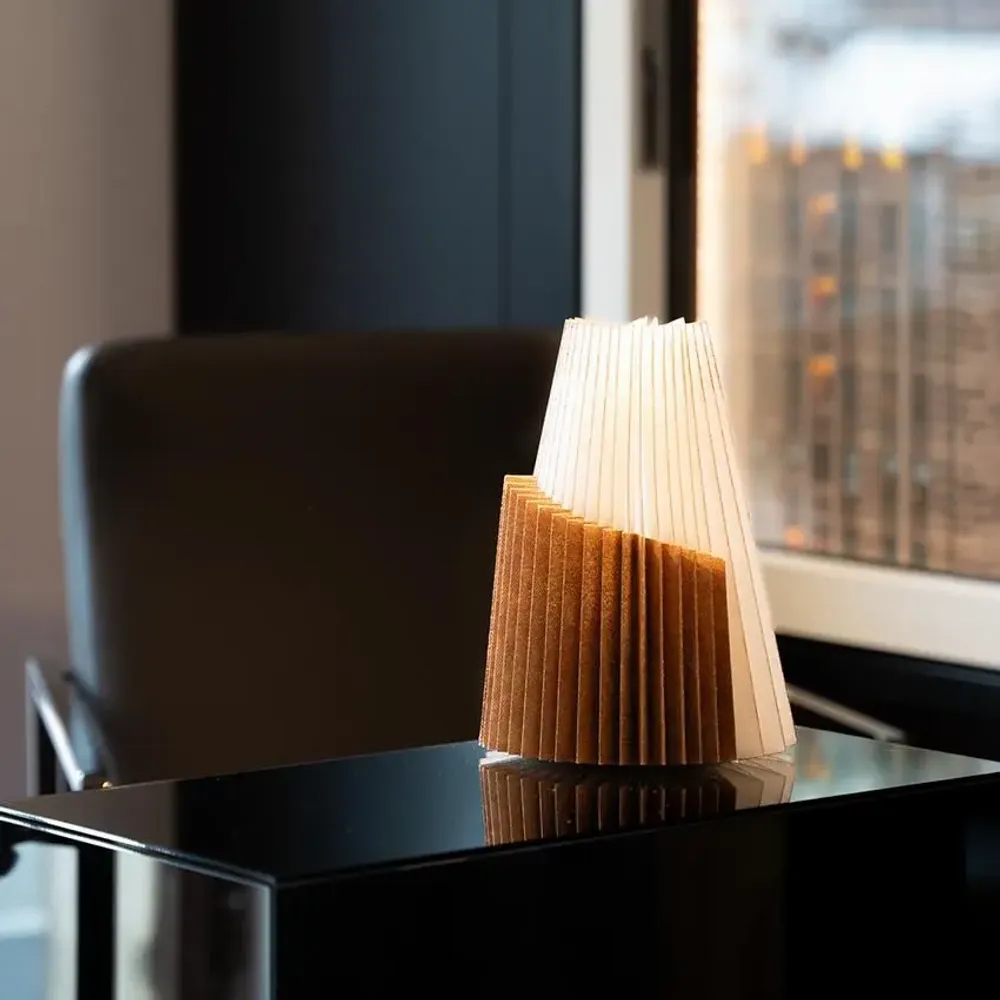 Table lamps - HALO - Foldable table lamp, customizable lightweight design, H 20cm - IT'S LIGHTING! INTERIOR LAMPS AND MORE...