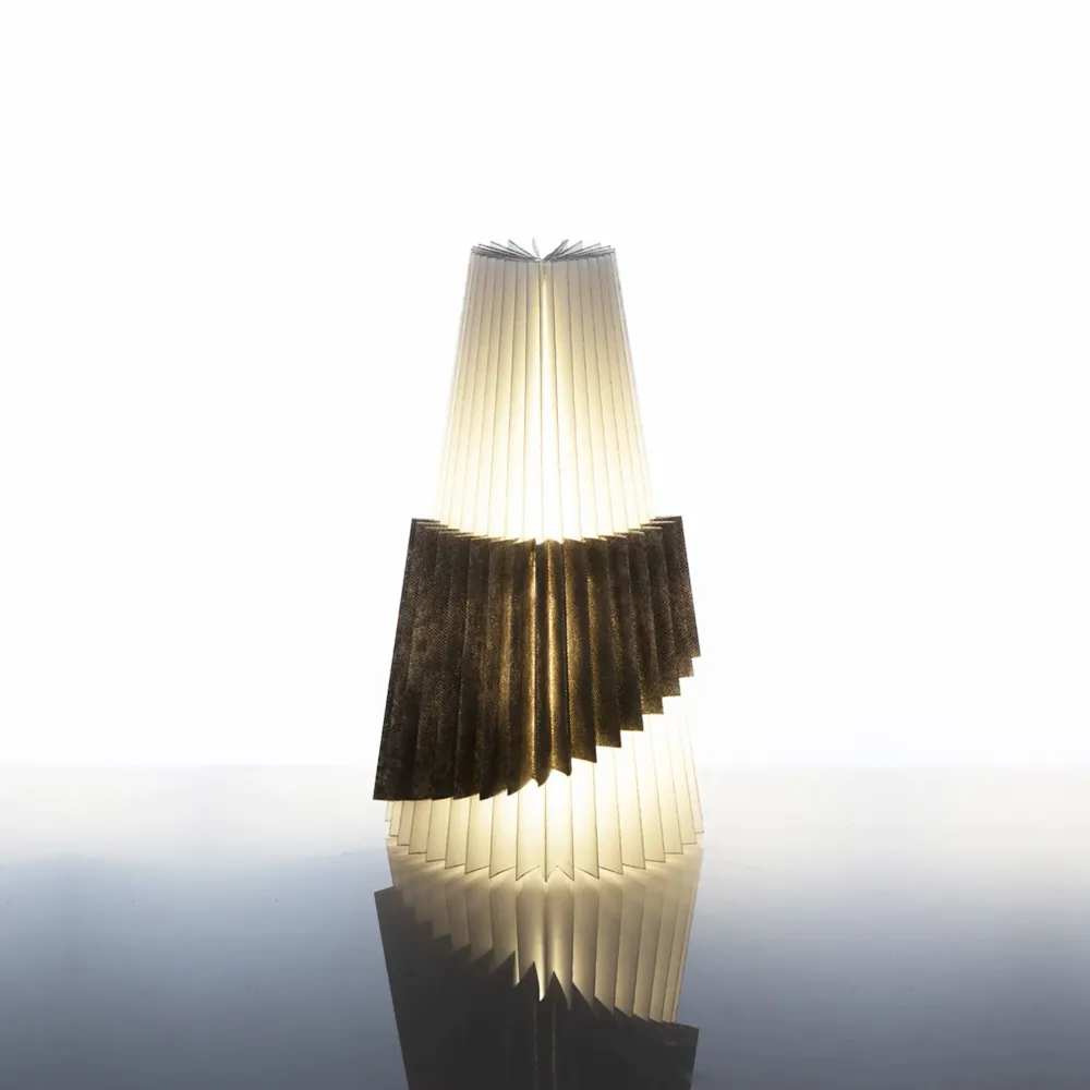 Table lamps - HALO - Foldable table lamp, customizable lightweight design, H 90cm - IT'S LIGHTING! INTERIOR LAMPS AND MORE...