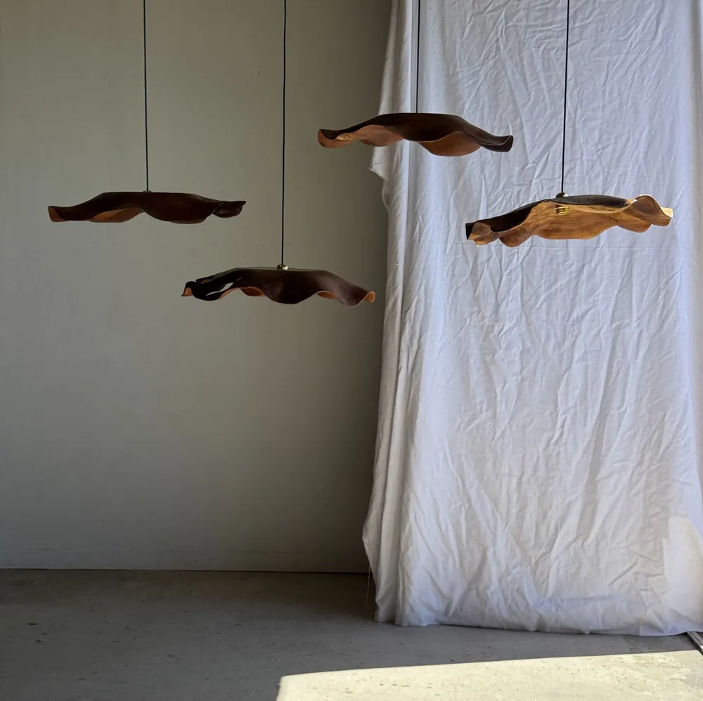 Hanging lights - Very large wavy flat leaf suspension in teak smooth flower D: 60 - OFFICE OBJETS