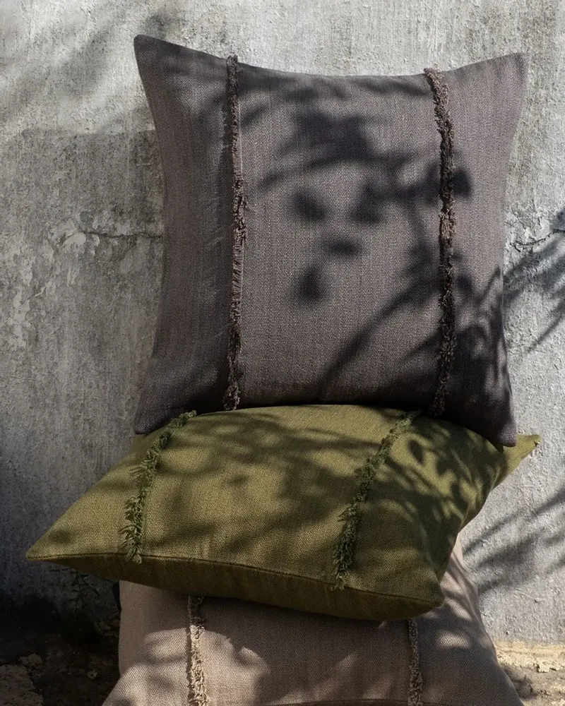 Coussins textile - NO-MAD Pranit Cushion Cover in Cotton Jute with Minimal Surface Detail - NO-MAD