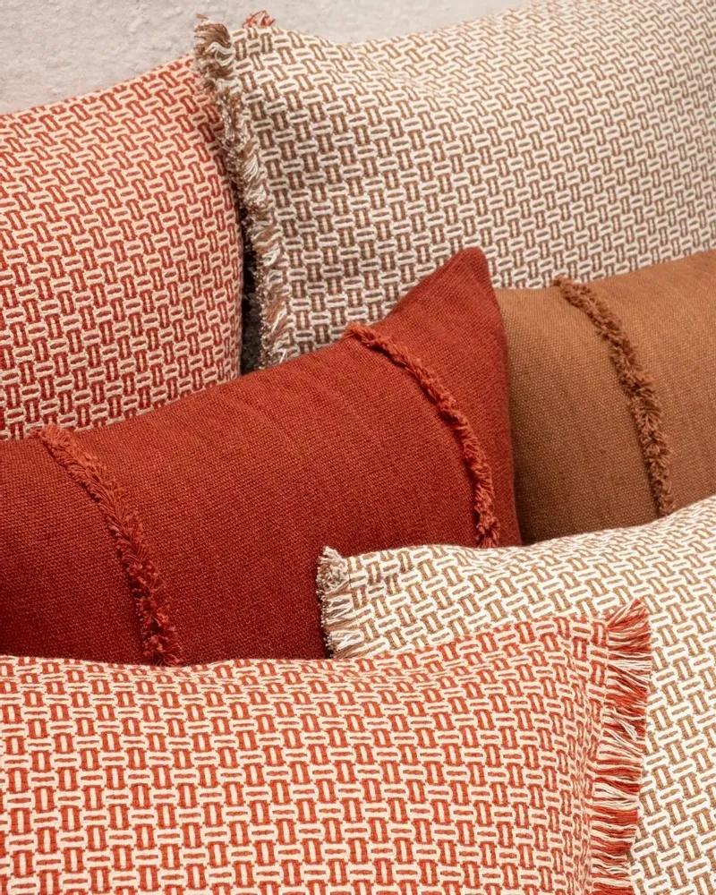 Coussins textile - NO-MAD Pranit Cushion Cover in Cotton Jute with Minimal Surface Detail - NO-MAD