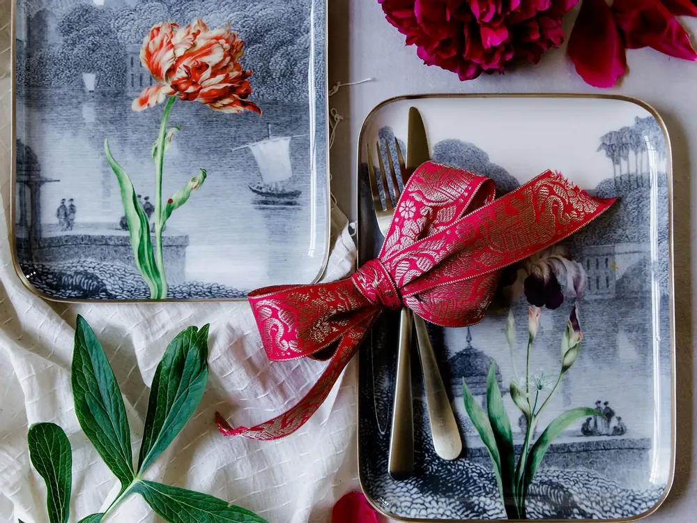 Decorative objects - Iris enamelled tray - PARADISIO IMAGINARIUM