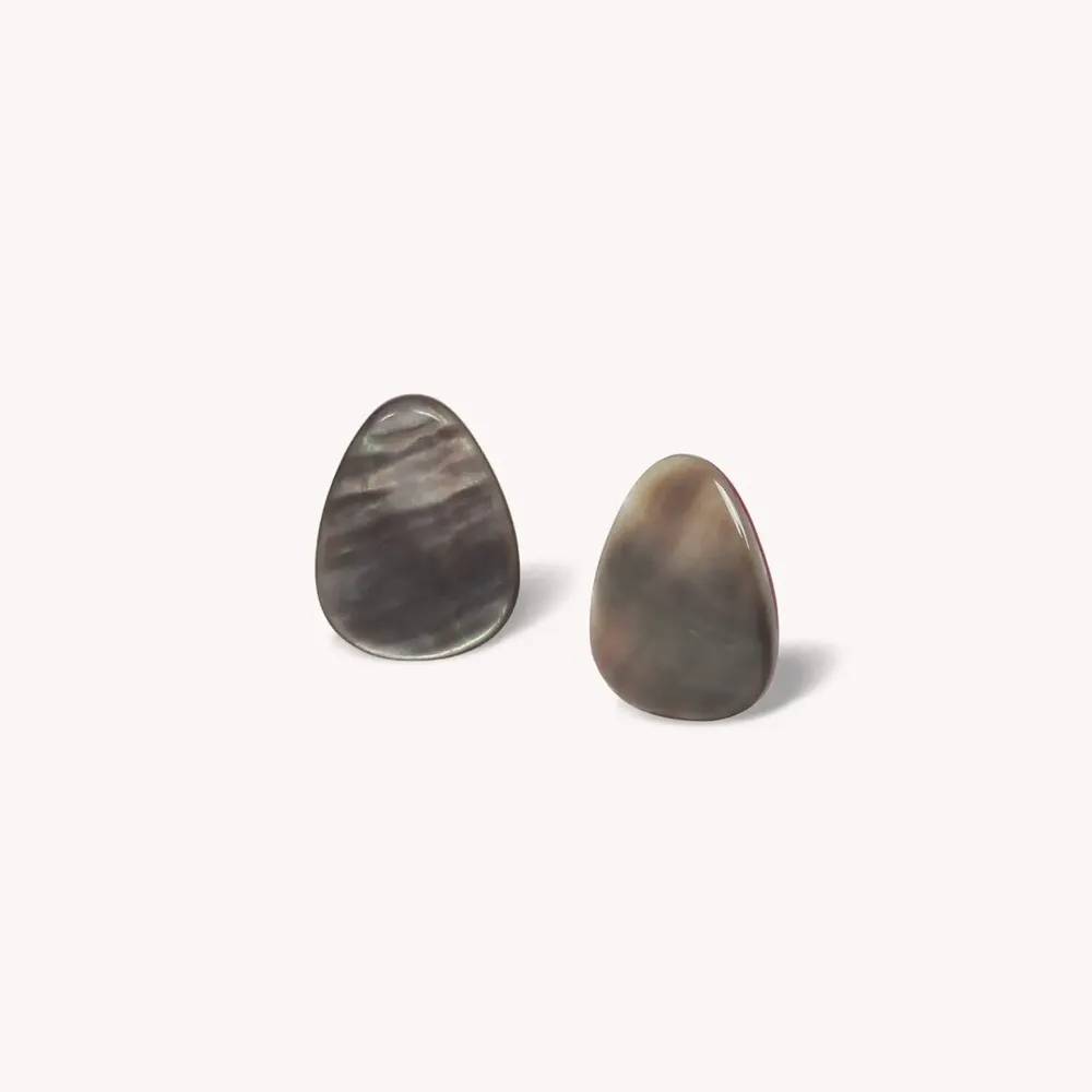 Bijoux - Boucles d'oreilles puces nacre noire petit modèle - Sumida - NATURE BIJOUX