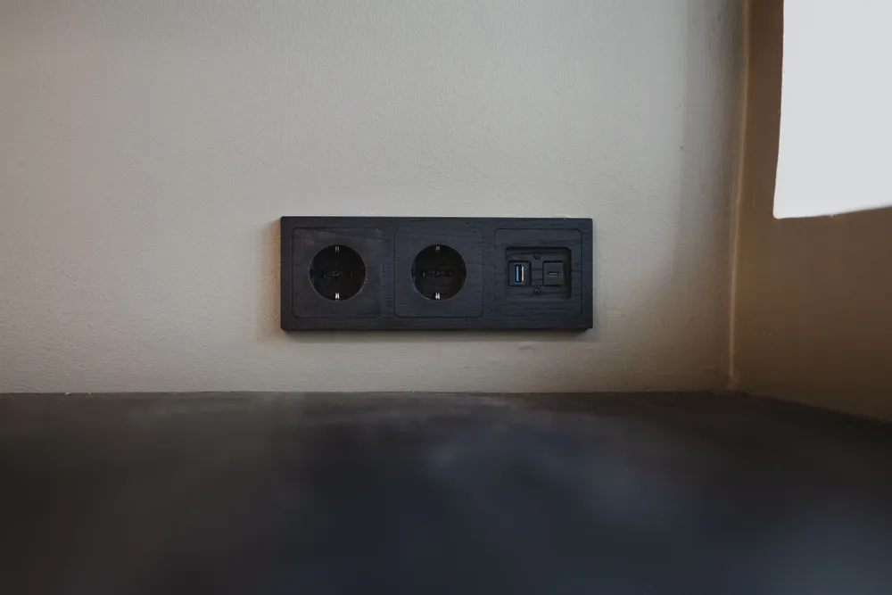 Other office supplies - USB charger - WEMEL WOOD