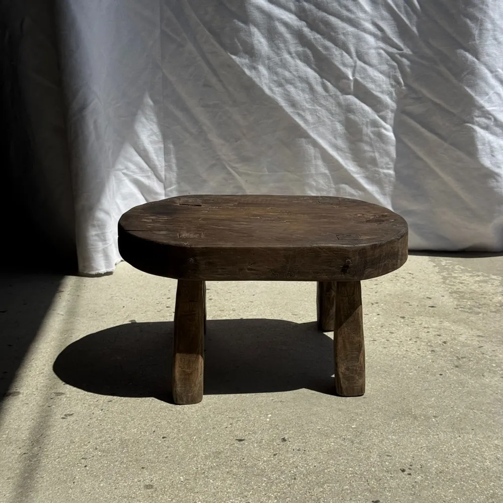 Bancs - Petit stool, tabouret d'appoint en teck massif ovale wabi-sabi H26 - OFFICE OBJETS