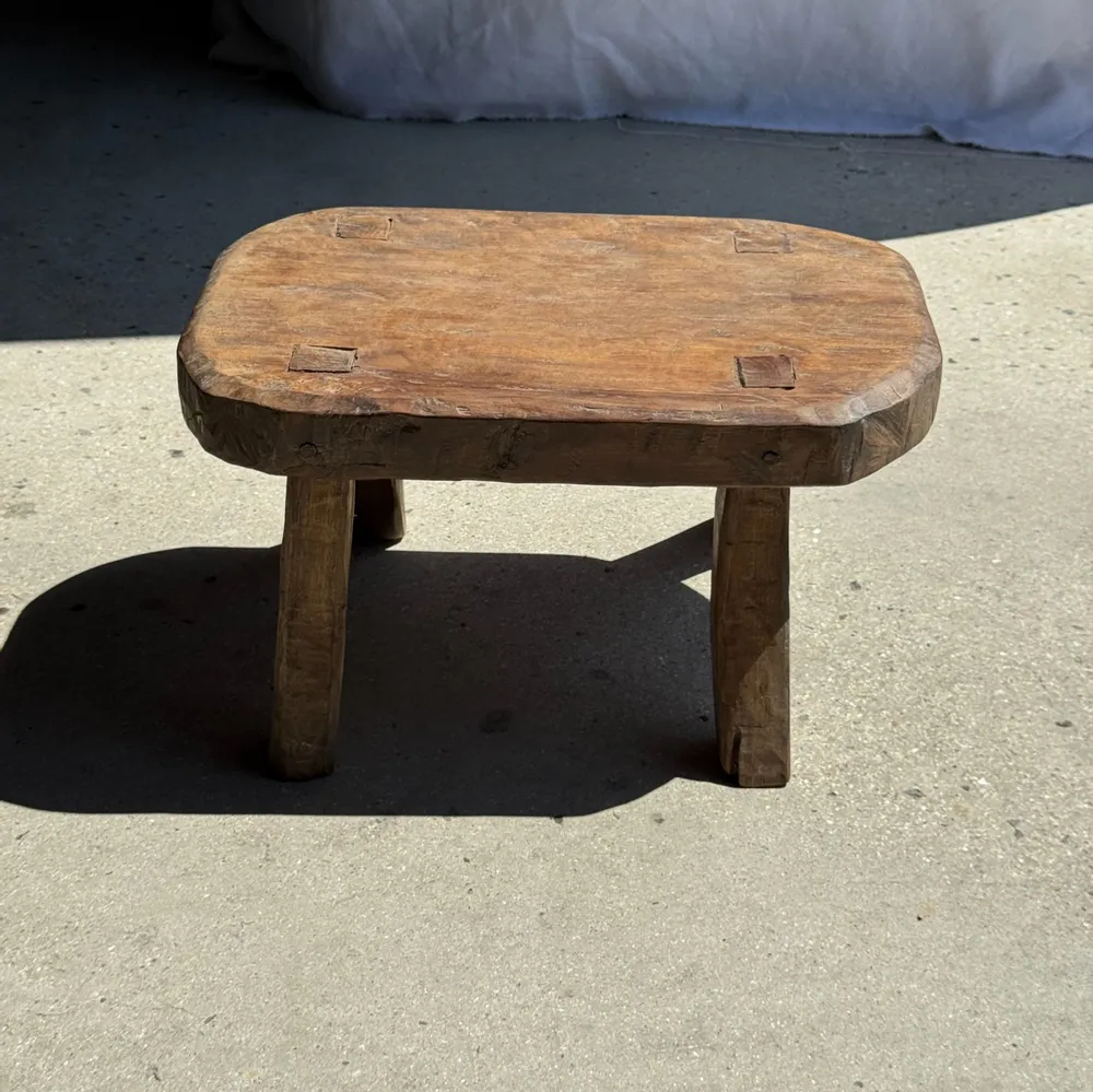 Tabourets - Petit stool, tabouret d'appoint en teck massif ovale wabi-sabi H25 - OFFICE OBJETS