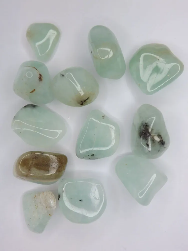 Gifts - FINALLY FREE AND LIBERATED scented candle Stones of Life – Prehnite - LIFE ON VENUS