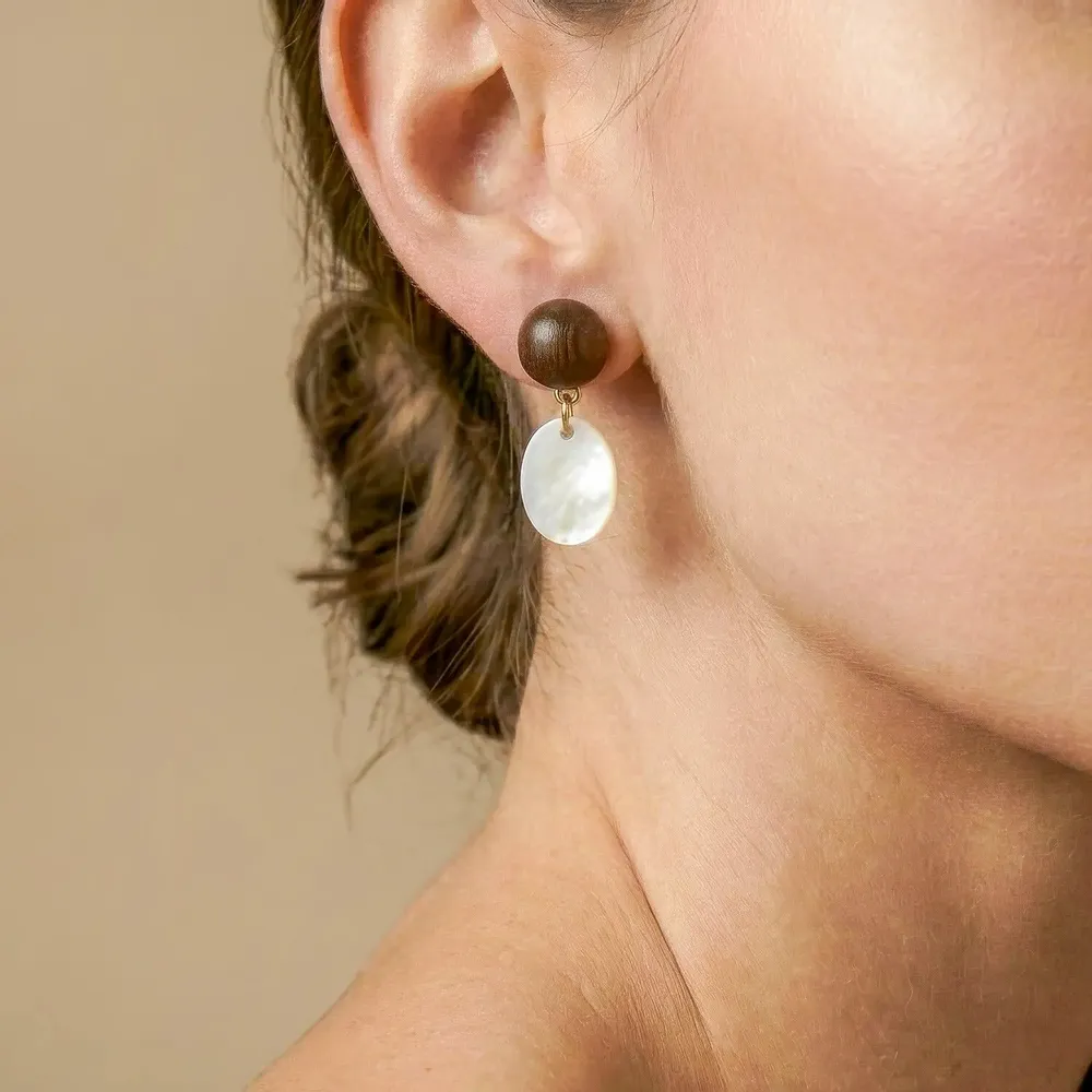 Bijoux - Boucles d'oreilles poussoir top bois pampille nacre - Oman - NATURE BIJOUX