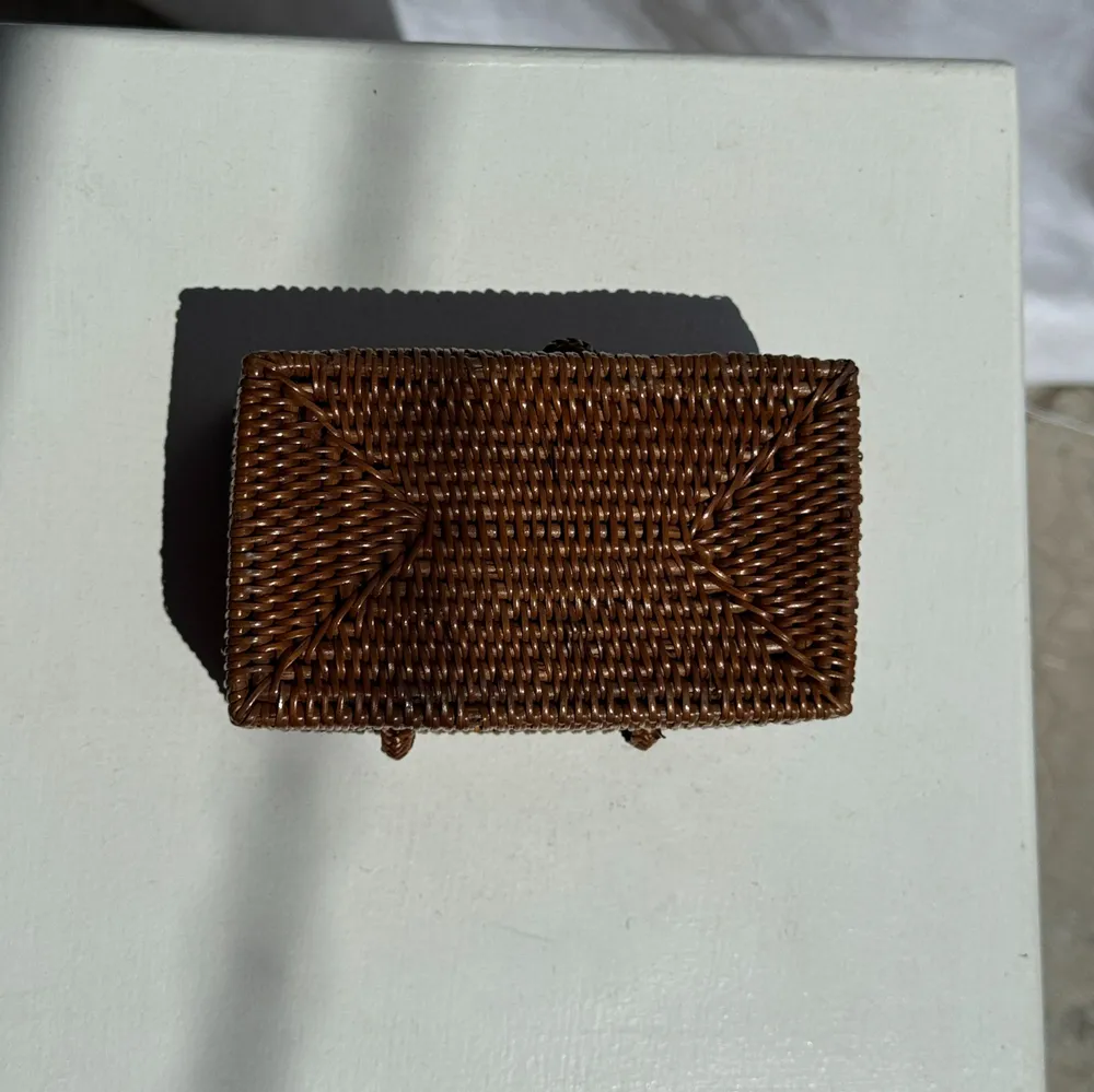 Objets de décoration - Petite boîte à mouchoirs en rotin artisanale indonésienne H8 13x5 - OFFICE OBJETS
