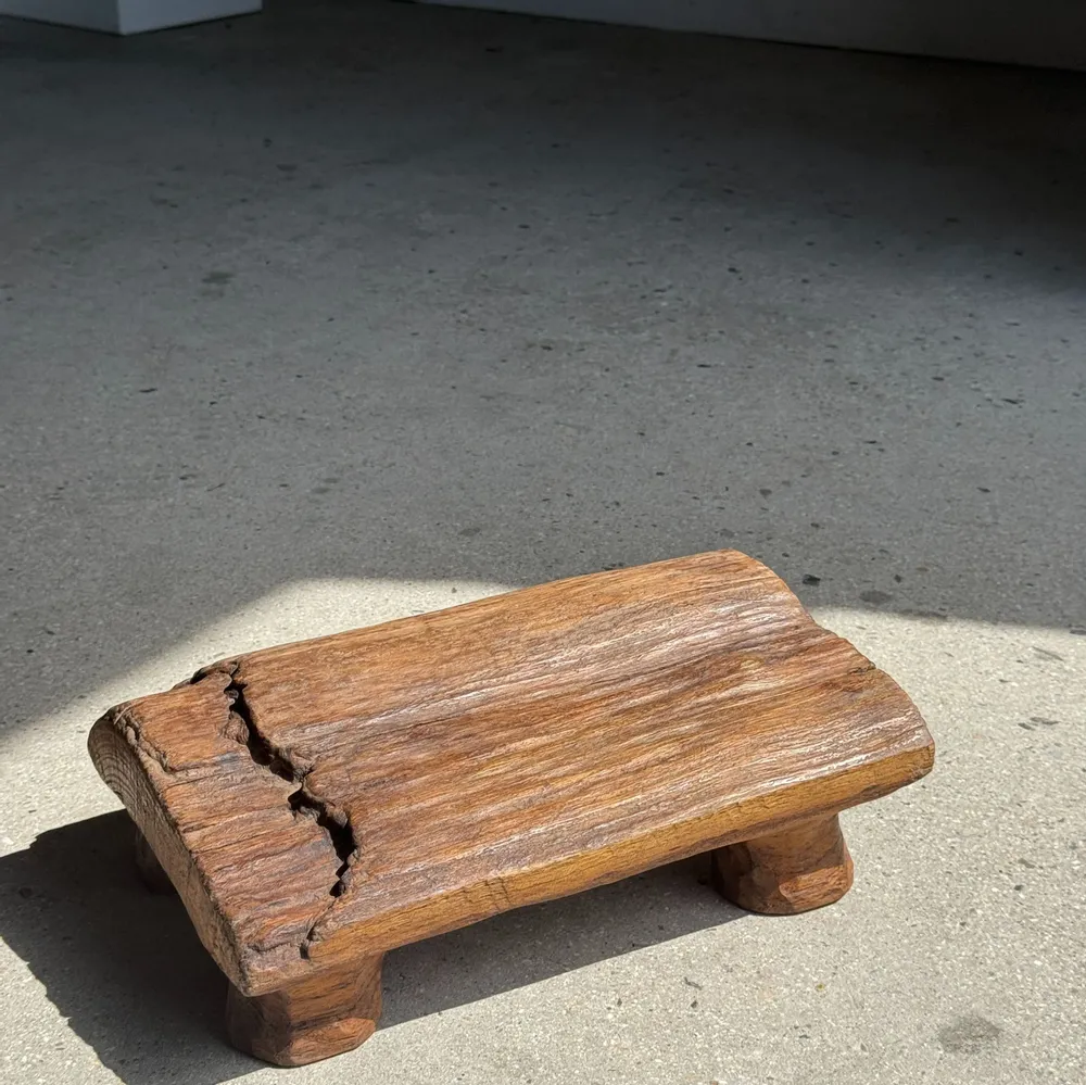 Tabourets - Petit tabouret, repose-pied en teck blond monoxyle organique wabi-sabi - OFFICE OBJETS