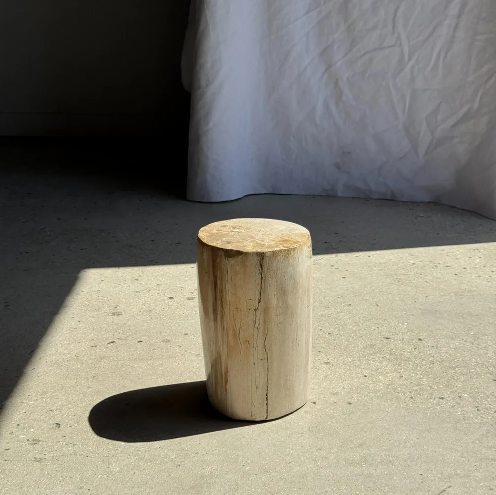 Autres tables  - Petite table d'appoint en bois pétrifié blanc beige moucheté H29 D18 - - OFFICE OBJETS