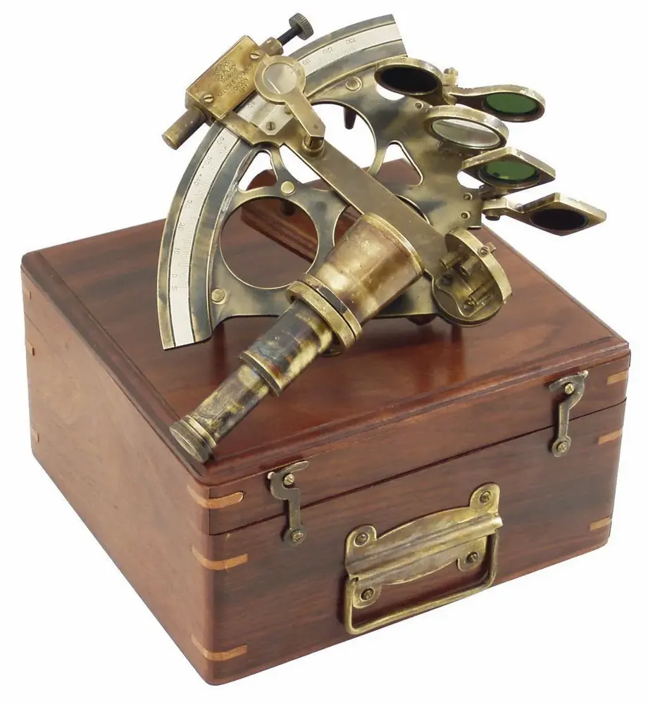Decorative objects - Sextant in old wooden box, 8" - TRADE WINDS