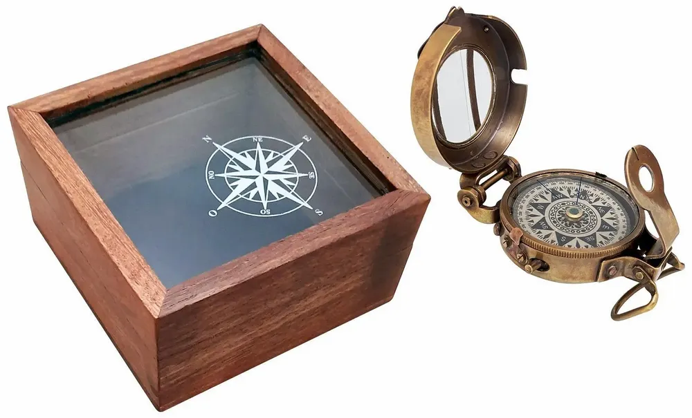 Decorative objects - Engineer compass antic finish in wooden box, diam. 2"1/6 - TRADE WINDS