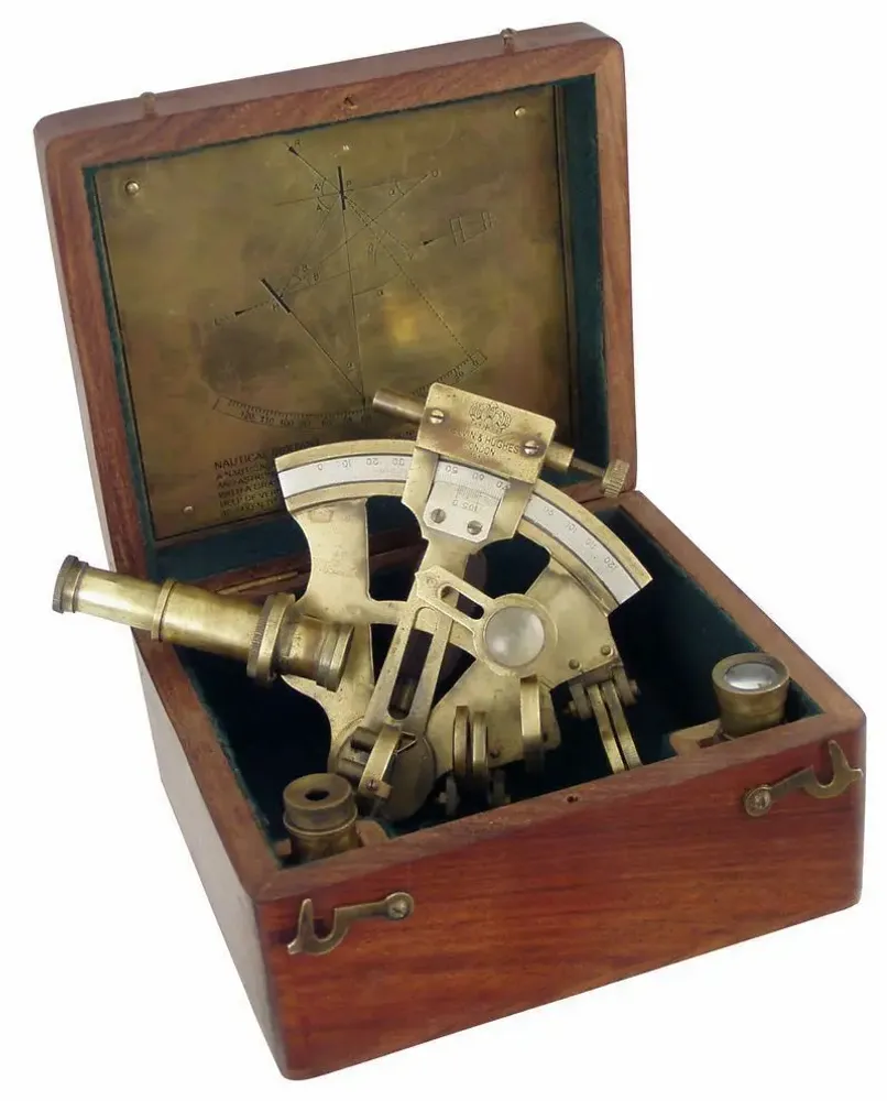 Objets de décoration - Vieux sextant dans coffret, 12,5cm - TRADE WINDS