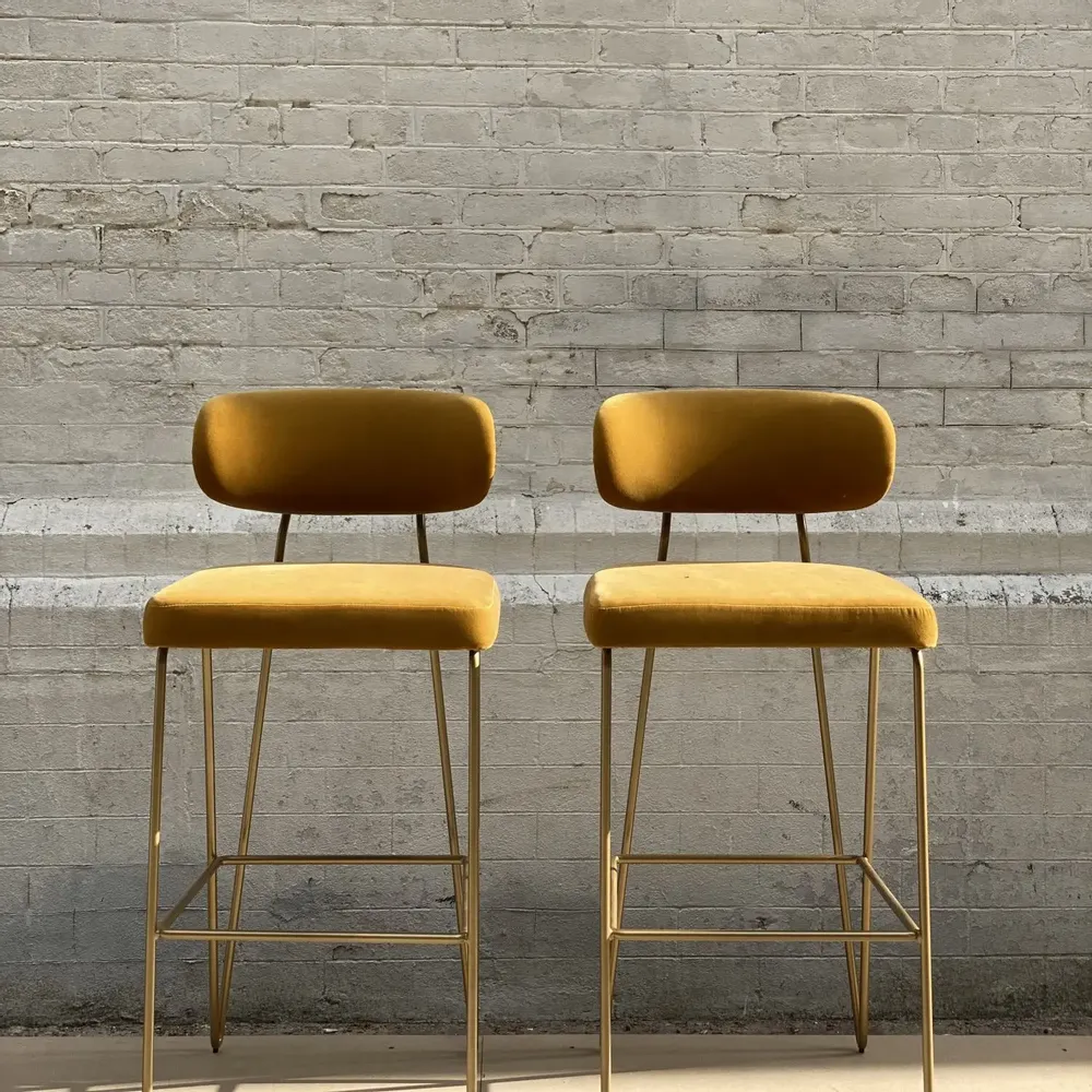 Tabourets pour collectivités - Tabouret de Bar Apollo Structure en Fer Laqué Noir avec Détails en Laiton Brossé - DUISTT