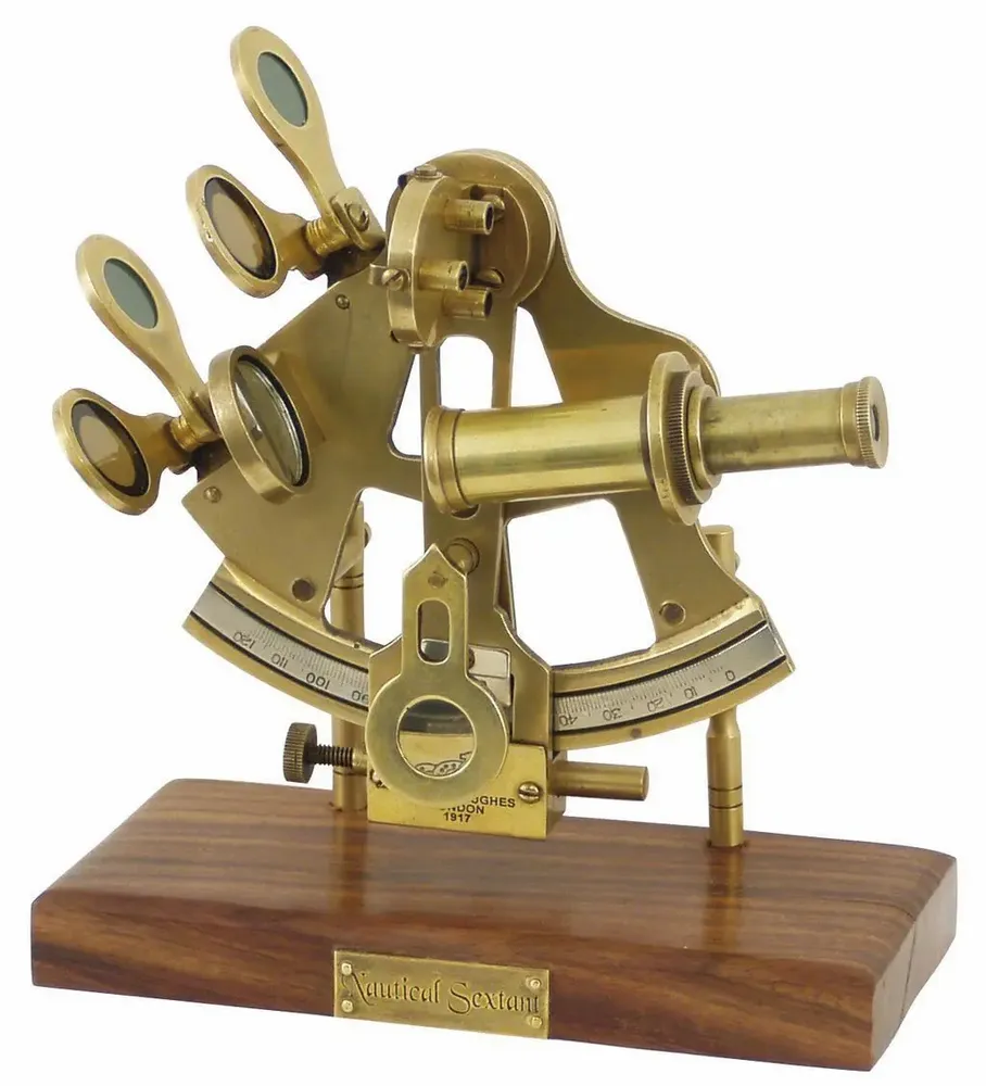 Objets de décoration - Sextant laiton vieilli sur base bois, H.15, L.15 cm, l.7.5 cm - TRADE WINDS