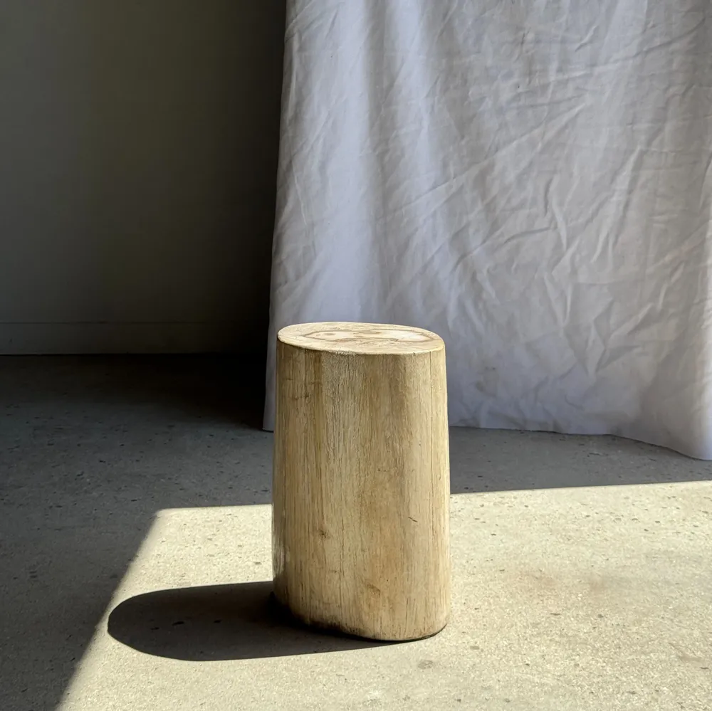Autres tables  - Table d'appoint en bois pétrifié blanche ovale H38 D28 - 3335 - OFFICE OBJETS