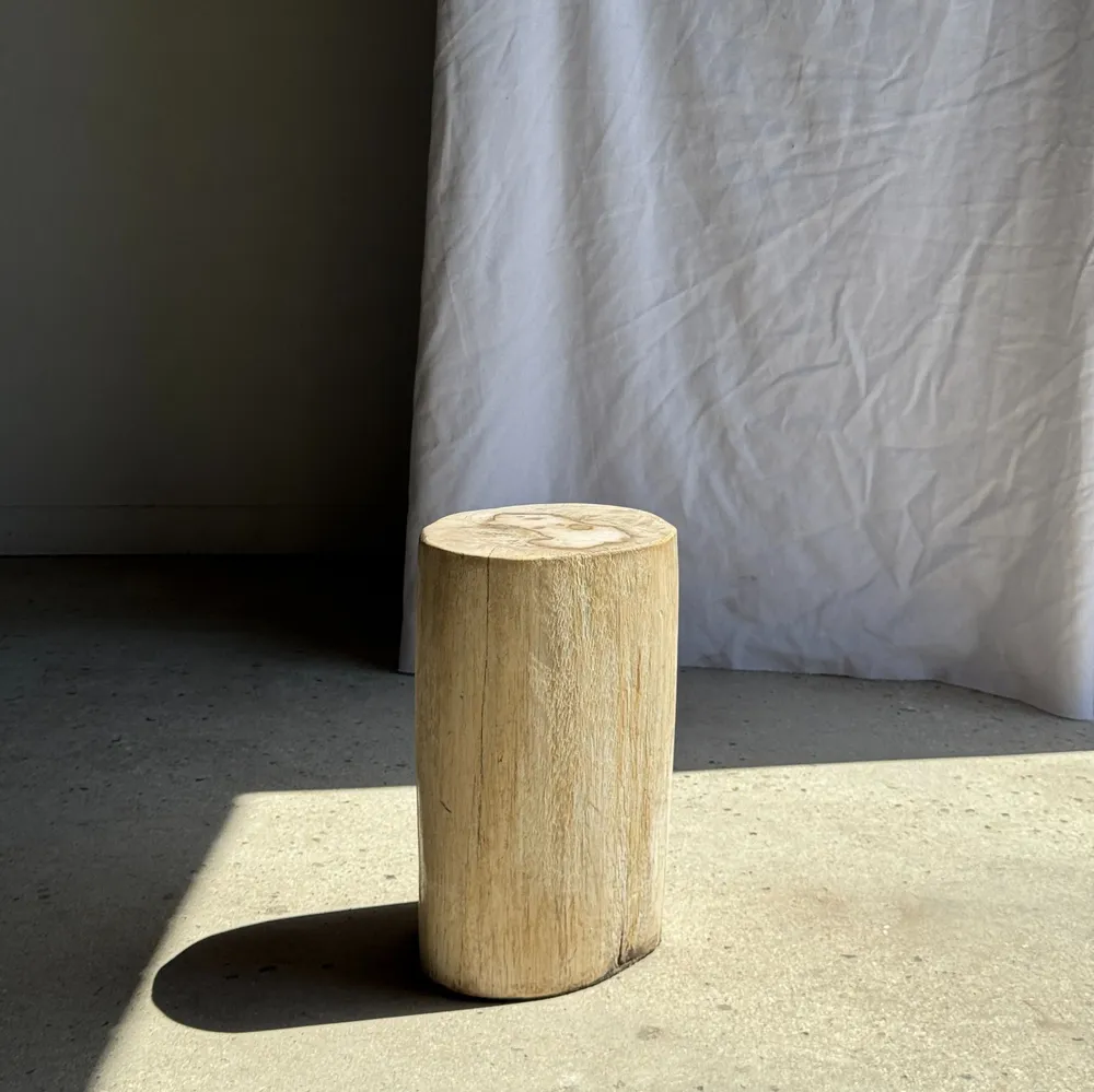 Autres tables  - Table d'appoint en bois pétrifié blanche ovale H38 D28 - 3335 - OFFICE OBJETS