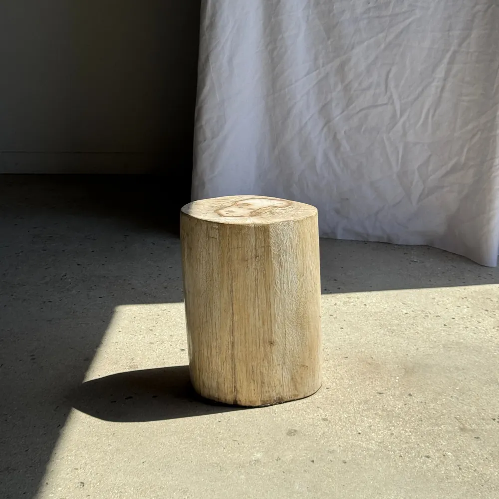 Autres tables  - Table d'appoint en bois pétrifié blanche ovale H38 D28 - 3335 - OFFICE OBJETS