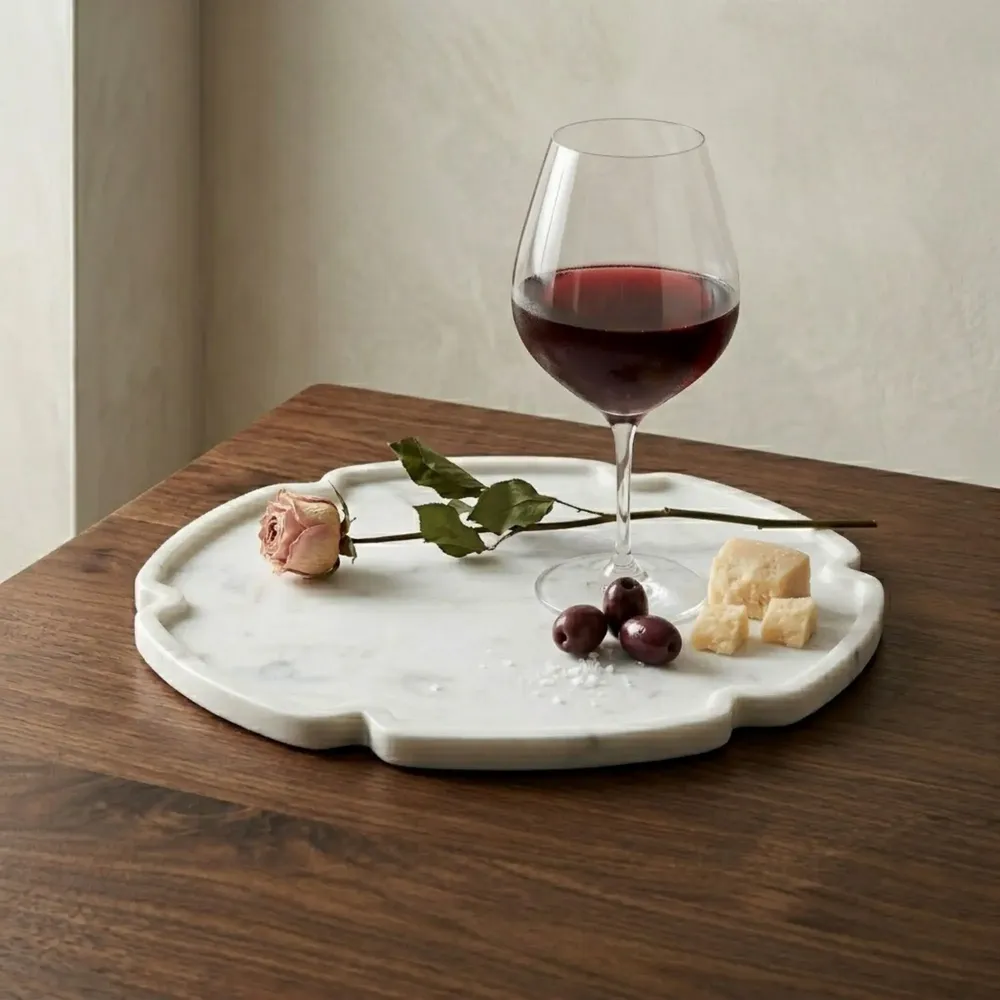 Objets de décoration - Planche en marbre blanc avec contour, pétales - BE HOME